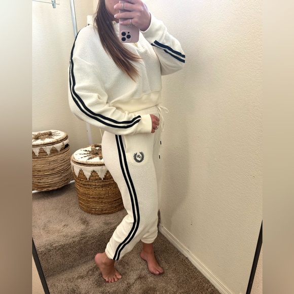 Cream Terrycloth 2-Piece Set with Striped Detail – Cozy & Chic - Picture 3 of 8